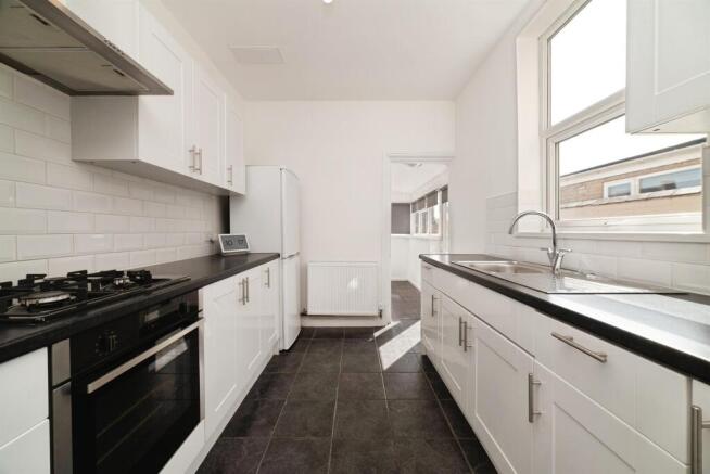 2 bed Terraced for sale Image 5