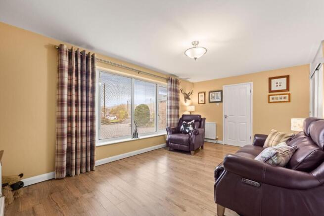 LIVING ROOM 03.jpg