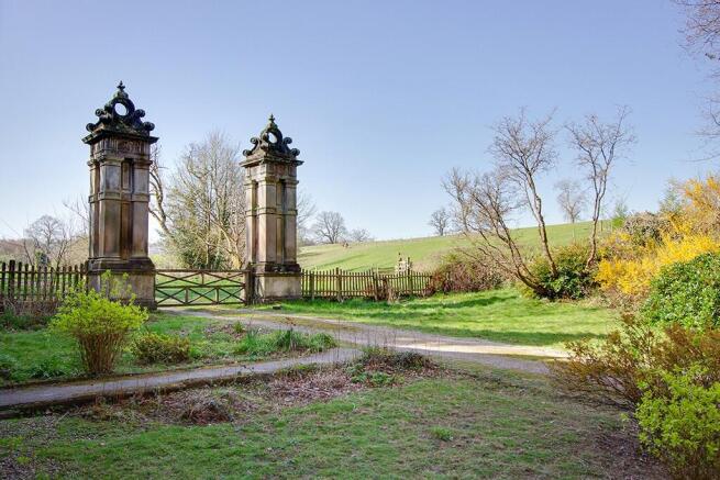 Gatepiers