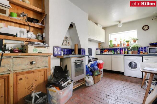 965. Kitchen.jpg