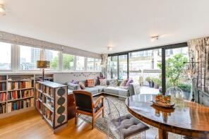 Flat 17, 63, West Smithfield, London EC1A 9DY