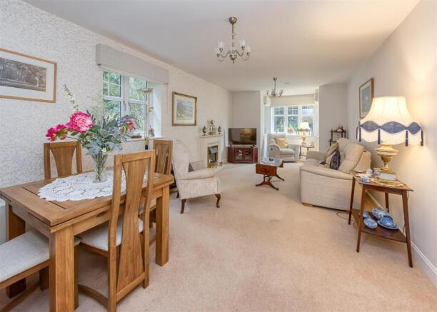 5 Clock Gardens-lounge.jpg