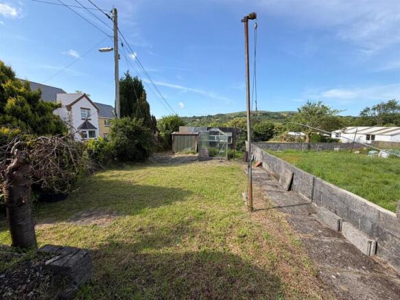 Leyshon Road, Gwaun Cae Gurwen, Ammanford photo 4