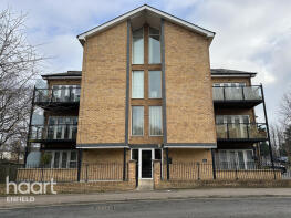 Flat 1, 5, Gladbeck Way, Enfield EN2 7FG