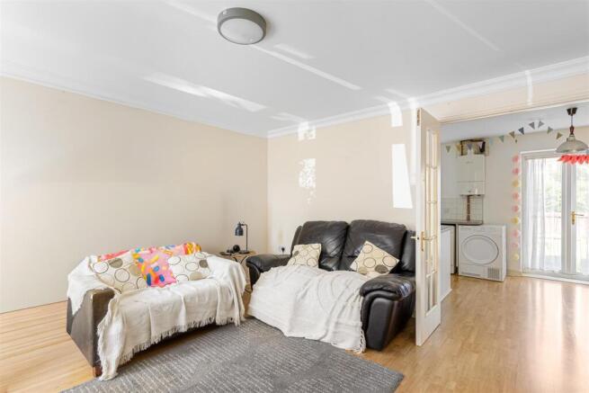 19_Moins_Court1.jpg