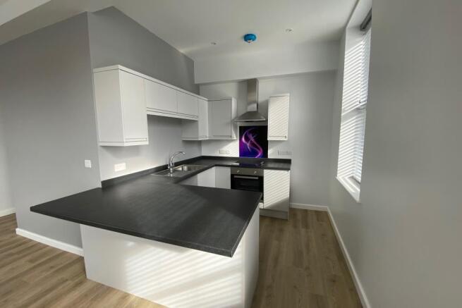 2 bed Flat to rent Image 5