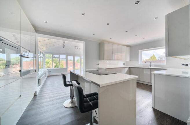 1311940-10-6851c0ea73203