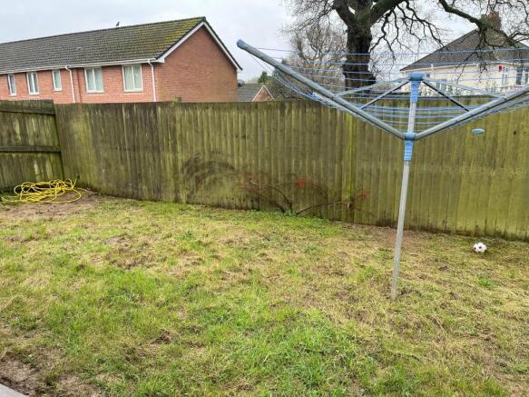 Rear garden photo 2
