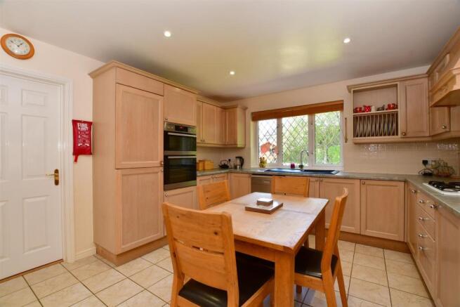 Kitchen/ Breakfast Room