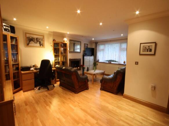 Photo 3