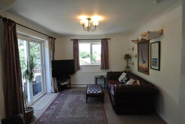 Living Room  2.JPG