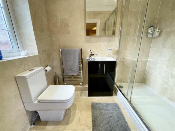 ENSUITE B2.jpg