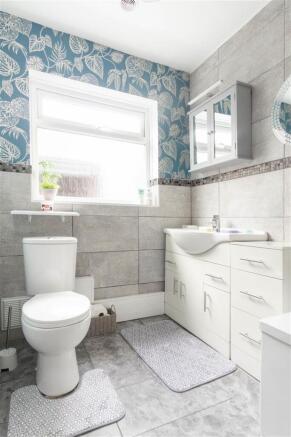 3 bed Semi-Detached Bungalow for sale Image 12