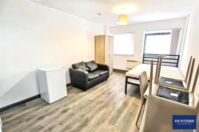 Studio to rent Image 5
