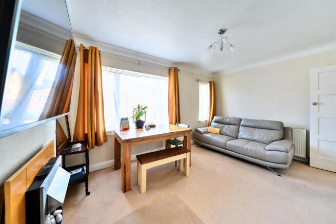 1321356-4-686cecf...