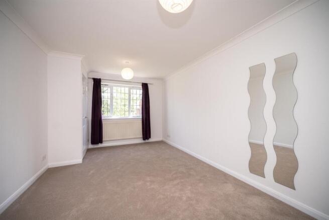 2-Langford-Close-1029.jpg