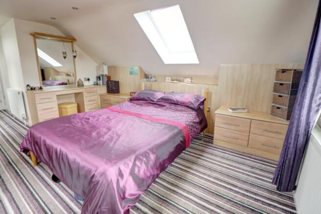 Master Bedroom Pic1
