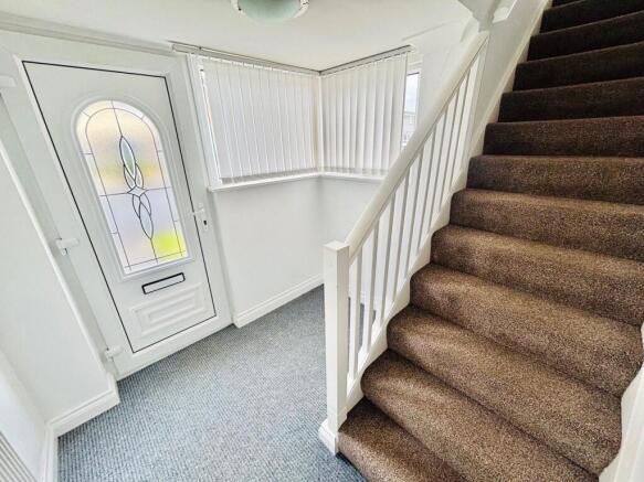 3 bed Semi-Detached to rent Image 12