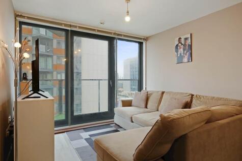 Blackwall Way, London, E14