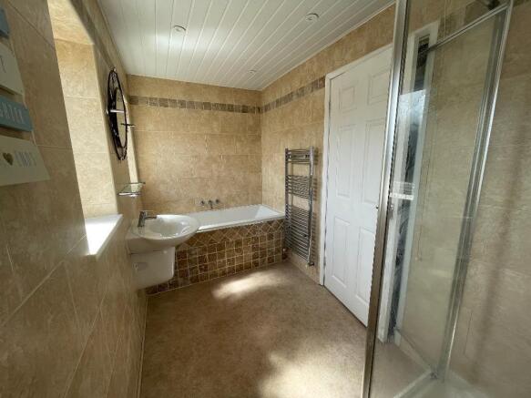 3 bed Terraced to rent Image 10