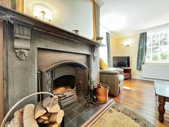 4 bed Link Detached House for sale Image 12