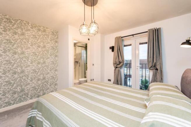 4 bed Town House for sale Image 10