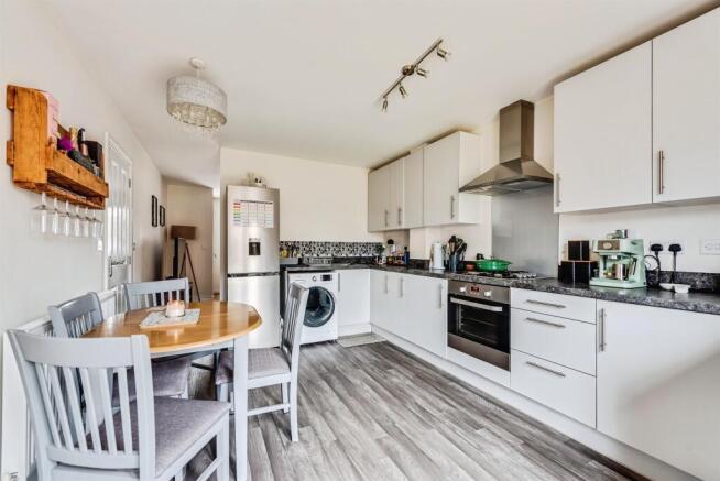 Faulkner Road, Tadpole Garden Village, Swindon photo 4
