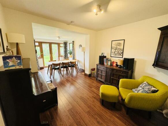 Kitchen Diner Living Area