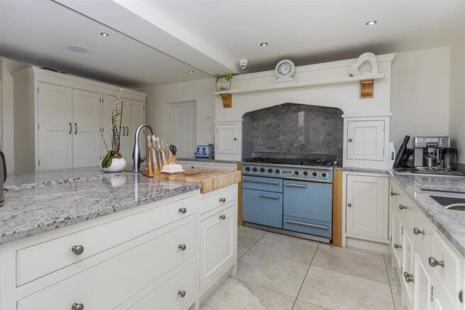 Blake hall drive 36 kitchen use range.jpg