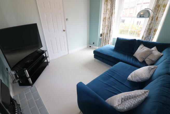 3 bed Semi-Detached to rent Image 4