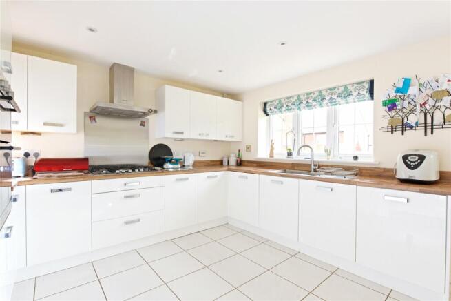 Kitchen/Dining