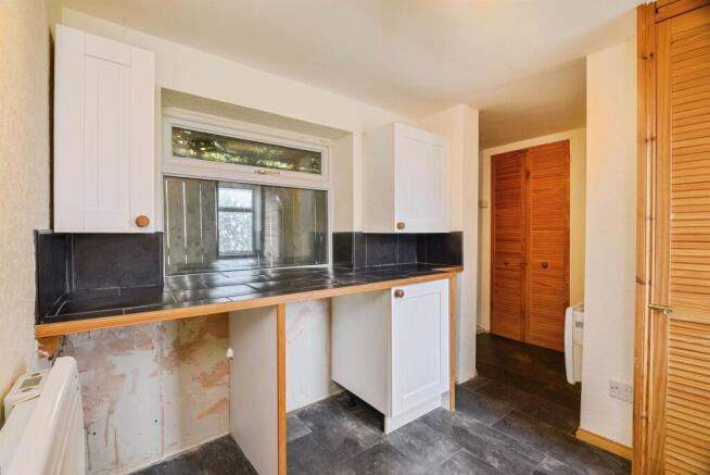 3 bed Semi-Detached for sale Image 11