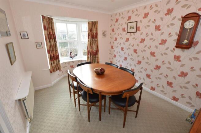 2 bed Detached Bungalow to rent Image 4