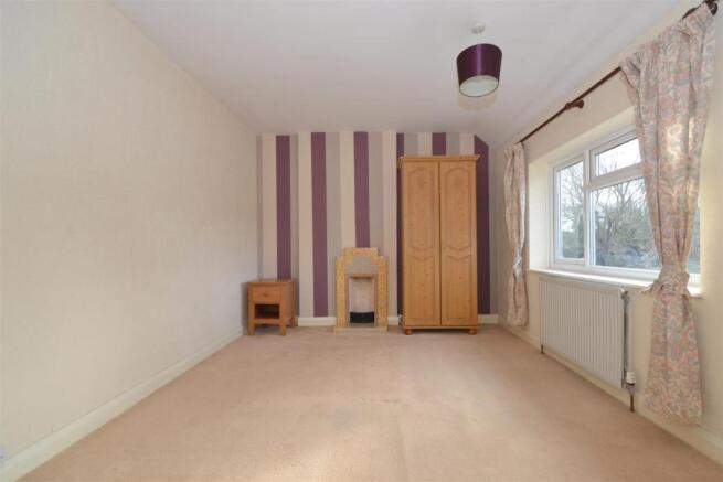 bedroom 1.2.JPG