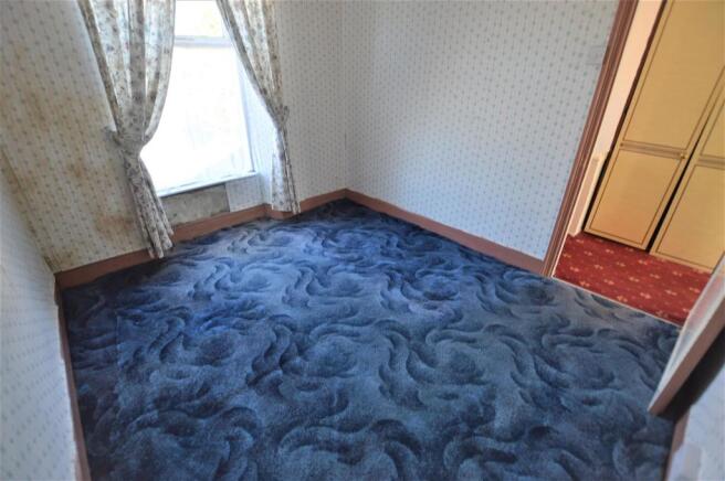 Bed2a.JPG