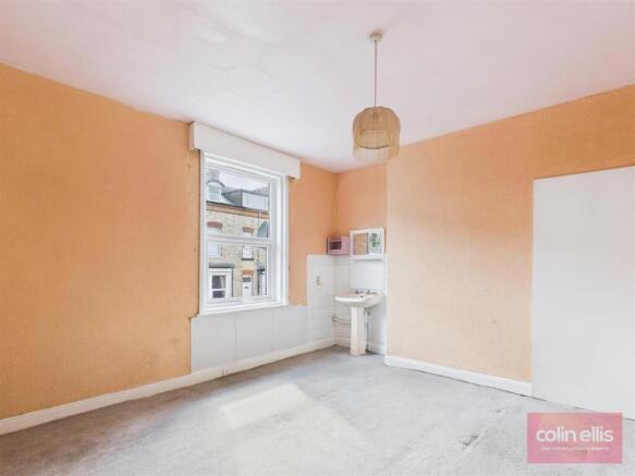 4 bed Terraced for sale Image 8