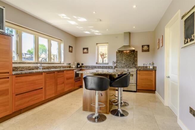 Kitchen-i10.jpg