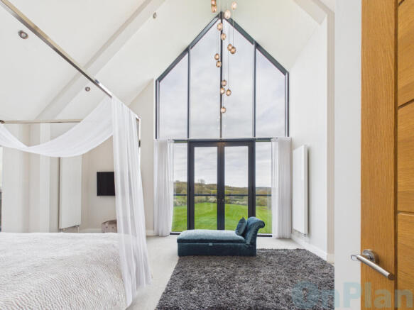 CAM04024G0-PR0052-STILL033