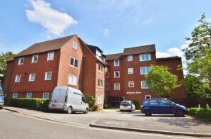 Flat 29, Homehayes House, Oakdene Close, Pinner HA5 4EJ