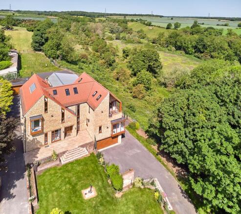 8 bed Detached for sale Image 4