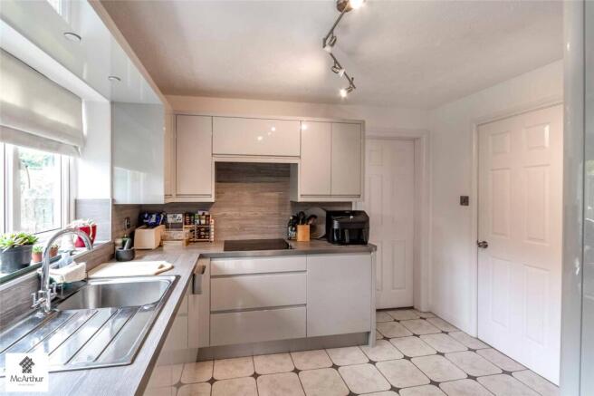 4 bed Detached for sale Image 7