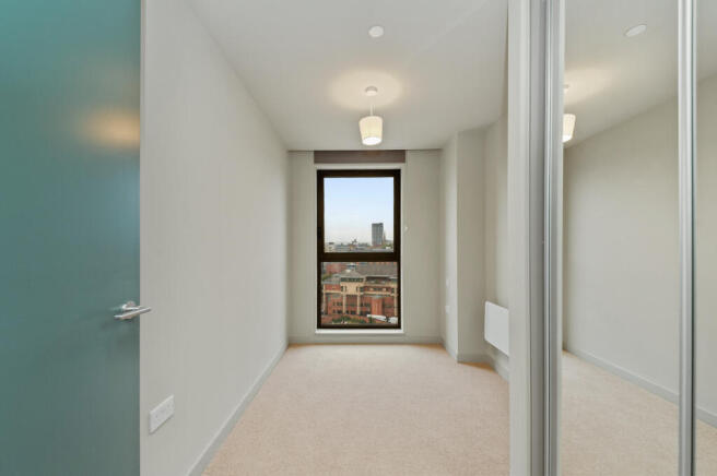 3 bed Apartment to rent Image 9