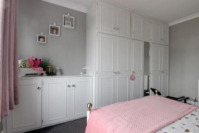 3 bed Terraced for sale Image 9