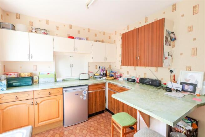 4 bed Detached for sale Image 5