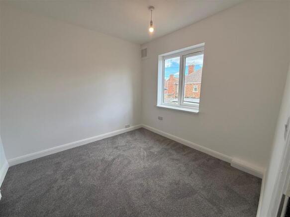 3 bed Terraced to rent Image 7