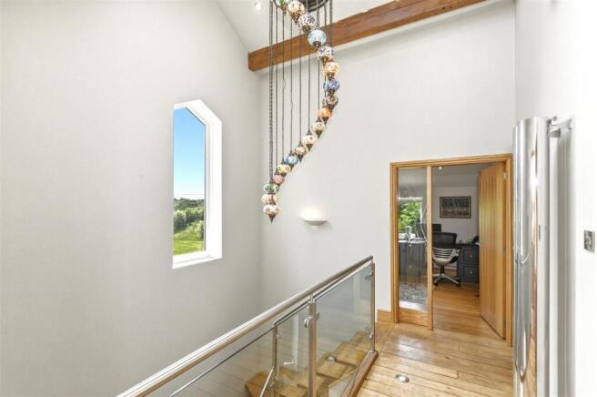 3 bed Semi-Detached for sale Image 12