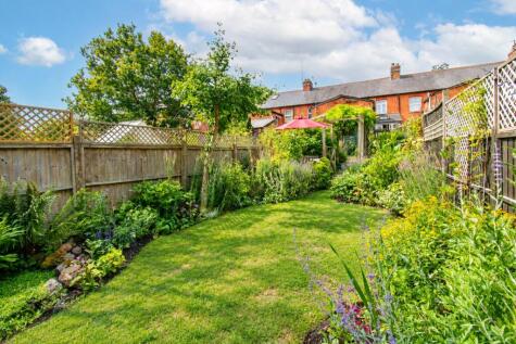 St. Georges Terrace, Lambourn, Hungerford, Berkshire, RG17