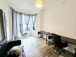 First Floor Flat, 22, Marlborough Road, London N19 4NB