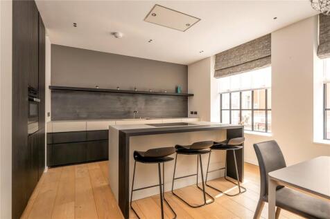 Great Portland Street, Marylebone, London, W1W