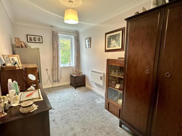 2 bed Apartment for sale Image 5